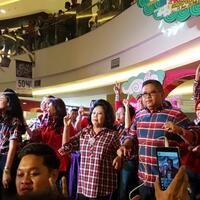 hasto-ikut-joget-flashmob-di-mall-bassura-bareng-ribuan-relawan-ahok-djarot