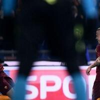 as-roma-kembali-ke-urutan-dua-usai-telan-fiorentina-4-0