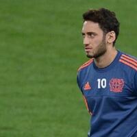 hakan-calhanoglu-tolak-makan-gaji-buta