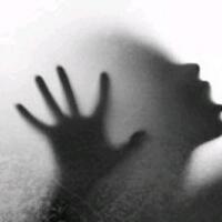 seorang-gadis-cantik-di-cengkareng-dirudapaksa-lalu-dirampok-pacarnya-tak-berdaya