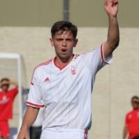 liverpool-coba-bajak-striker-belia-nottingham-forest