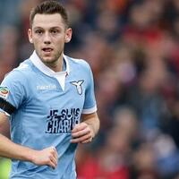 dua-raksasa-inggris-berebut-bek-lazio