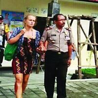 suster-asal-finlandia-mengamuk-dan-kabur-saat-akan-dideportasi