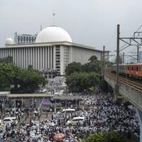 lima-bus-peserta-aksi-112-surabaya-siap-berangkat