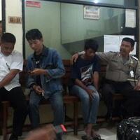 rumah-didatangi-kepala-sekolah-siswa-smp-ini-malah-berusaha-membacok-dengan-celurit