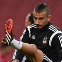 oguzhan-ozyakup-sebel-lihat-selebrasi-robin-van-persie