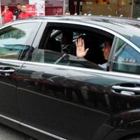 hadang-jokowi-dan-bikin-paspampres-berlarian-begini-kemauan-warga-sirimau