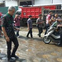 gubernur-ganjar-harap-media-mainstrem-ikut-kendalikan-berita-palsu