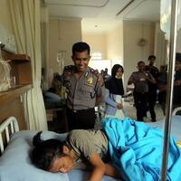 sebanyak-41-siswa-yang-keracunan-masih-dirawat-di-rs-sufina-azis