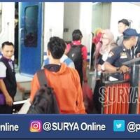 puluhan-peserta-aksi-damai-asal-mojokerto-mampir-surabaya-sebelum-ke-jakarta
