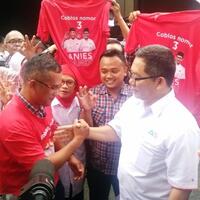 ratusan-relawan-jokowi-deklarasikan-dukungan-untuk-anies-sandi