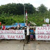 somasi-tak-berbalas-warga-penolak-blokir-akses-pabrik-semen-rembang