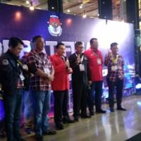 pakai-jas-merah-hendropriyono-nonton-debat-bareng-hasto-dan-djan-faridz