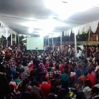 membludak-noton-debat-di-rumah-lembang-luber-ke-jalan