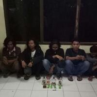 sekelompok-remaja-di-lahat-ini-mabuk-mabukan-miras-dioplos-dengan-obat-batuk