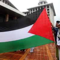 diprotes-kedubes-bendera-palestina-berkibar-lagi-di-aksi-112