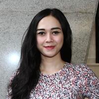 aura-kasih-posting-video-pacaran-malam-jumat-duh-rambutnya-diberantakin