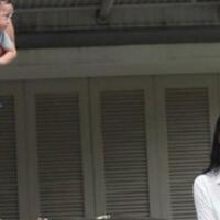 pose-bareng-anak-istri-raffi-ahmad-injak-injak-lamborghini-aventador