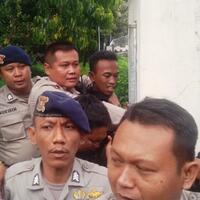 seorang-copet-babak-belur-saat-beraksi-di-kampanye-akbar-terakhir-agus-sylvi