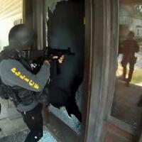 kebijakan-trump-dilaksanakan-polisi-bersenjata-razia-imigran