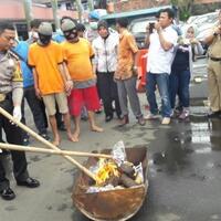 hirup-8-kg-barang-bukti-ganja-dibakar-polisi-warga-mengaku-langsung-pusing