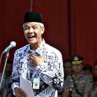 gubernur-ganjar-bakal-ganti-pegawai-rumah-sakit-tak-bisa-senyum