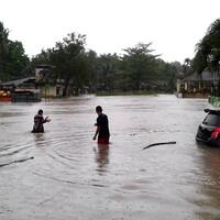 kota-sungailiat-kabupaten-bangka-diterjang-banjir