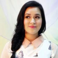 perempuan-berambut-merah-ini-jadi-idola-sejak-raisa-kecil