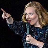 mengumpat-saat-nyanyi-di-panggung-grammy-adele-minta-maaf