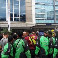 ratusan-pengemudi-go-jek-medan-kembali-turun-ke-jalan