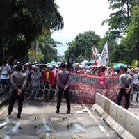 massa-desak-kapolri-segera-penjarakan-ahok