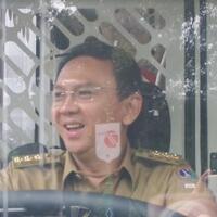 ahok-ingin-penumpang-jangkung-nyaman-di-bus-transjakarta