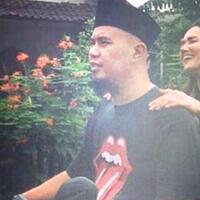 boncengkan-mulan-jameela-ini-reaksi-ahmad-dhani-saat-diklakson-warga