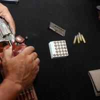 oknum-polisi-bersama-2-cewek-pemandu-karaoke-pesta-narkoba