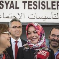 lindsay-lohan-ingin-temui-trump-dan-putin-agar-mereka-buka-mata-soal-pengungsi-suriah