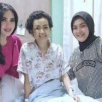 doa-lekas-sembuh-dari-syahrini-buat-julia-perez-speedy-recovery-wanita-manjah