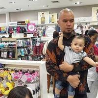 ahmad-dhani-posting-foto-kegiatan-di-masa-tenang-lipstik-safeea-jadi-perhatian