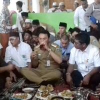 sehari-sebelum-pencoblosan-ahok-kunjungi-makam-mbah-priok