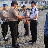 peringkus-teror-bom-di-kcp-bri-suryanata-dapat-penghargaan-dari-polresta-samarinda