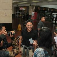 pulang-umrah-sandiaga-pasrahkan-seluruh-ikhtiarnya-kepada-allah