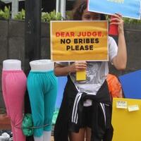 dua-hakim-mk-dan-empat-tersangka-ott-suap-patrialis-akbar-diperiksa-kpk