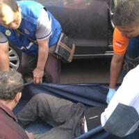 sopir-meninggal-di-mobil-sewaan-saat-tunggu-penumpang-kereta