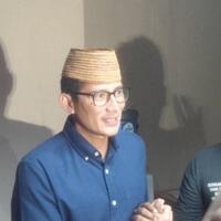 malam-sebelum-pencoblosan-sandiaga-mengaji-bersama-anak-yatim