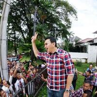 ahok-sapa-pendukungnya-di-rumah-lembang
