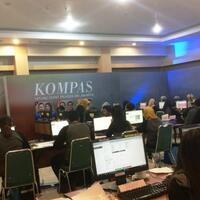 suasana-sibuk-hitung-cepat-kompas-tim-litbang-diminta-tak-tinggalkan-ruangan