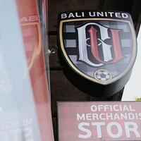 bali-united-beri-kortingan-jika-fans-beli-merchandise-di-bali-united-store