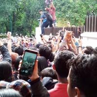 pendukung-ahok-terlibat-aksi-saling-dorong-di-rumah-lembang