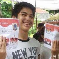 masih-mengantuk-dan-belum-mandi-anak-kedua-ahmad-dhani-sempatkan-nyoblos-ke-tps