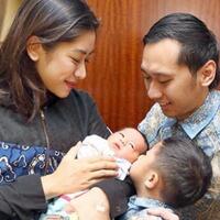 dampingi-agus-yudhoyono-ibas-berkali-kali-usap-matanya