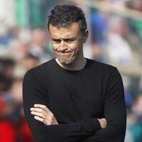 luis-enrique-ogah-kasih-keterangan-pers-usai-barcelona-kalah-dari-psg